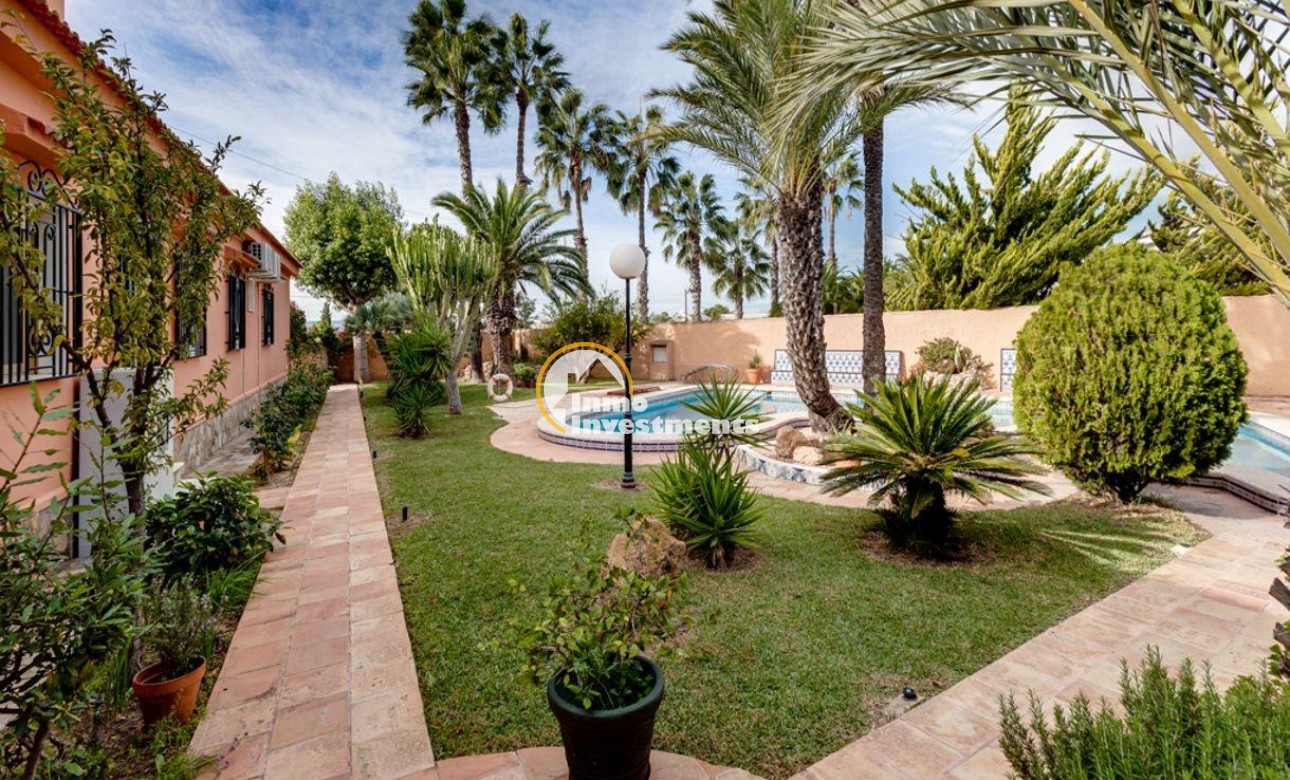 Resale - Villa - Torrevieja - La Siesta