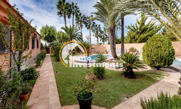 Resale - Villa - Torrevieja - La Siesta