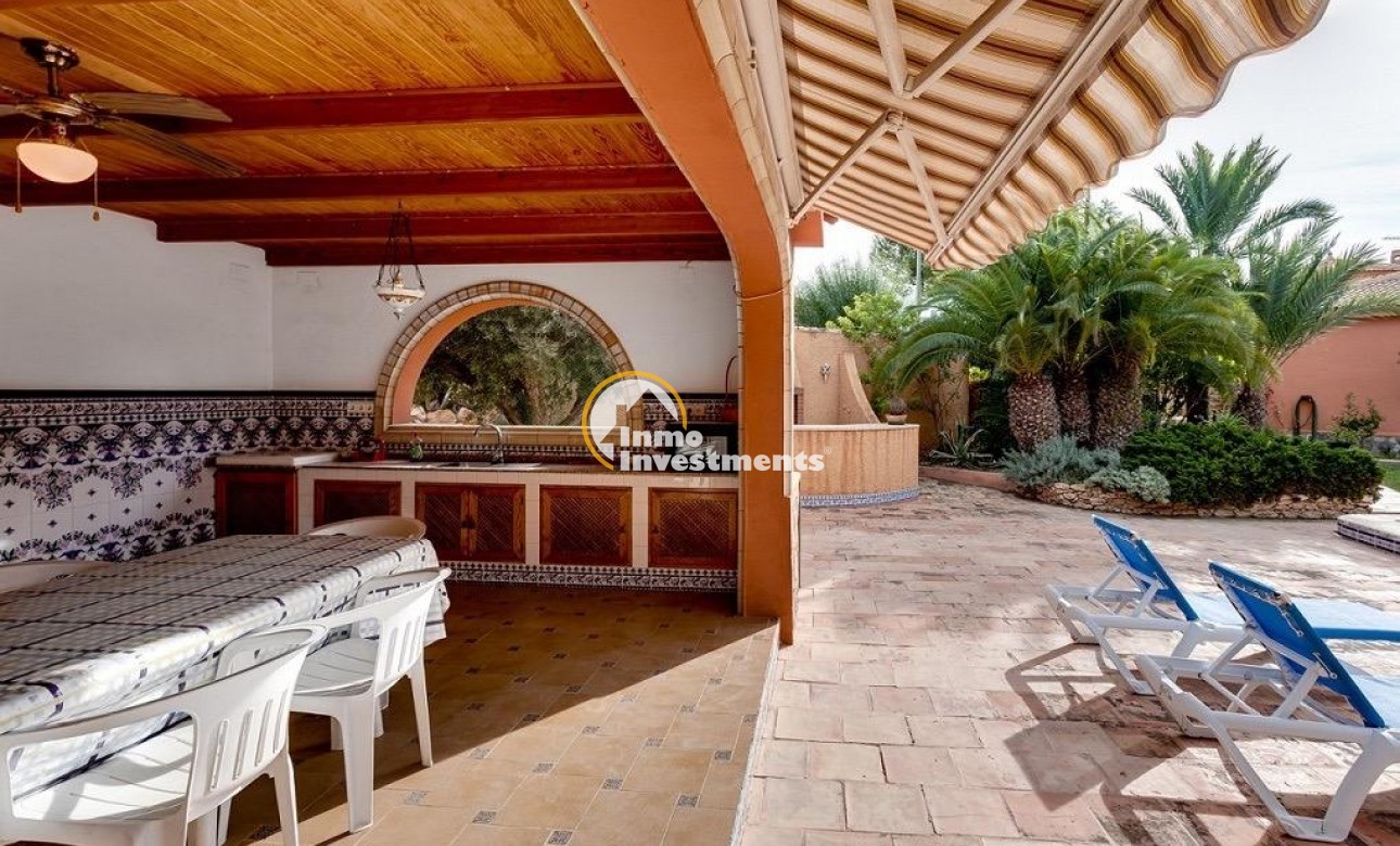 Resale - Villa - Torrevieja - La Siesta