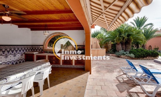 Resale - Villa - Torrevieja - La Siesta