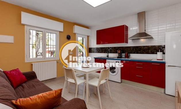 Resale - Villa - Torrevieja - La Siesta