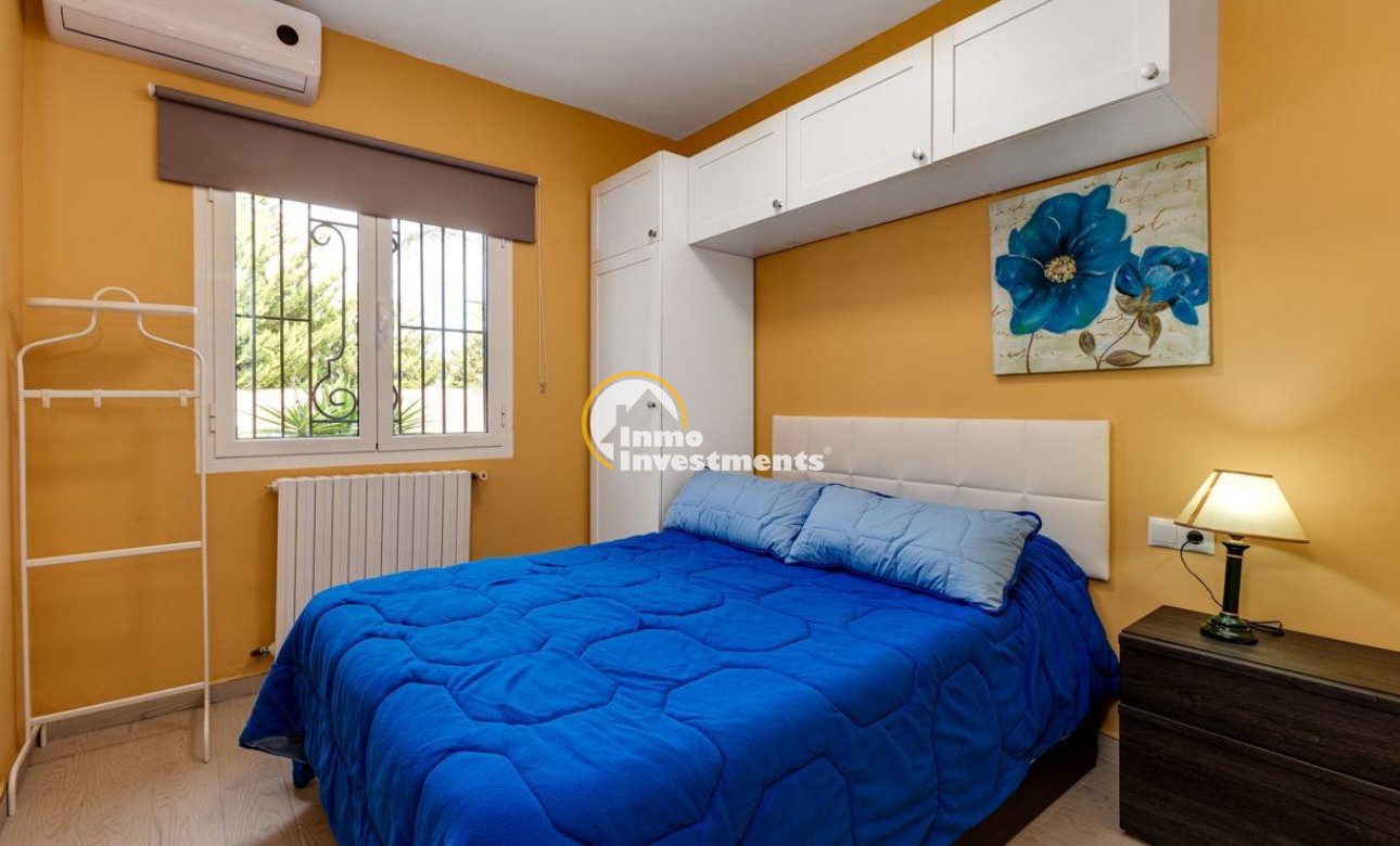 Resale - Villa - Torrevieja - La Siesta