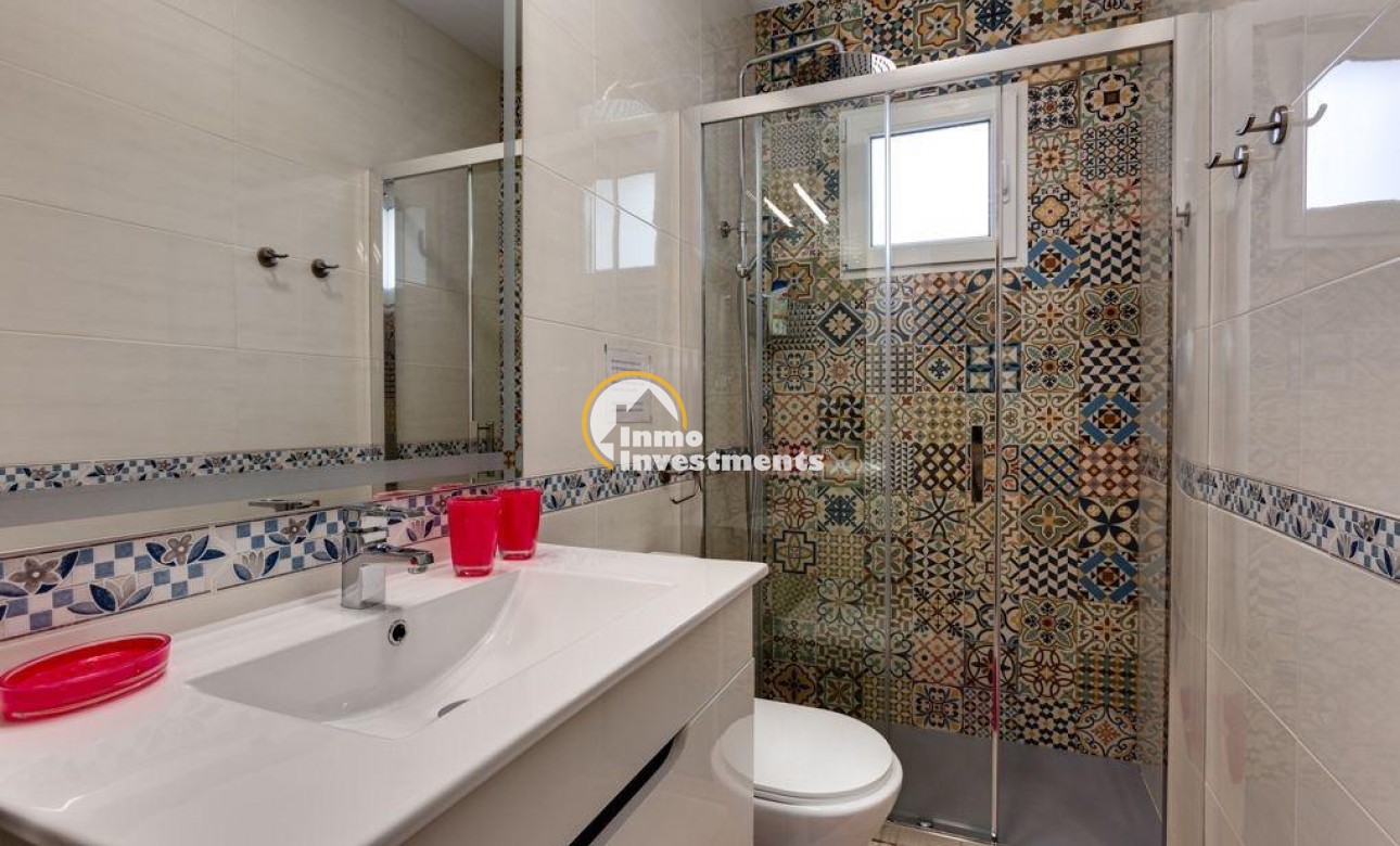 Resale - Villa - Torrevieja - La Siesta