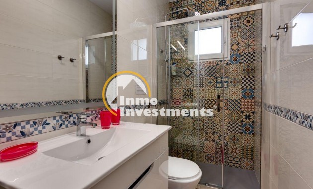 Resale - Villa - Torrevieja - La Siesta