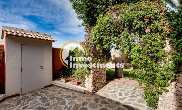 Resale - Villa - Torrevieja - La Siesta