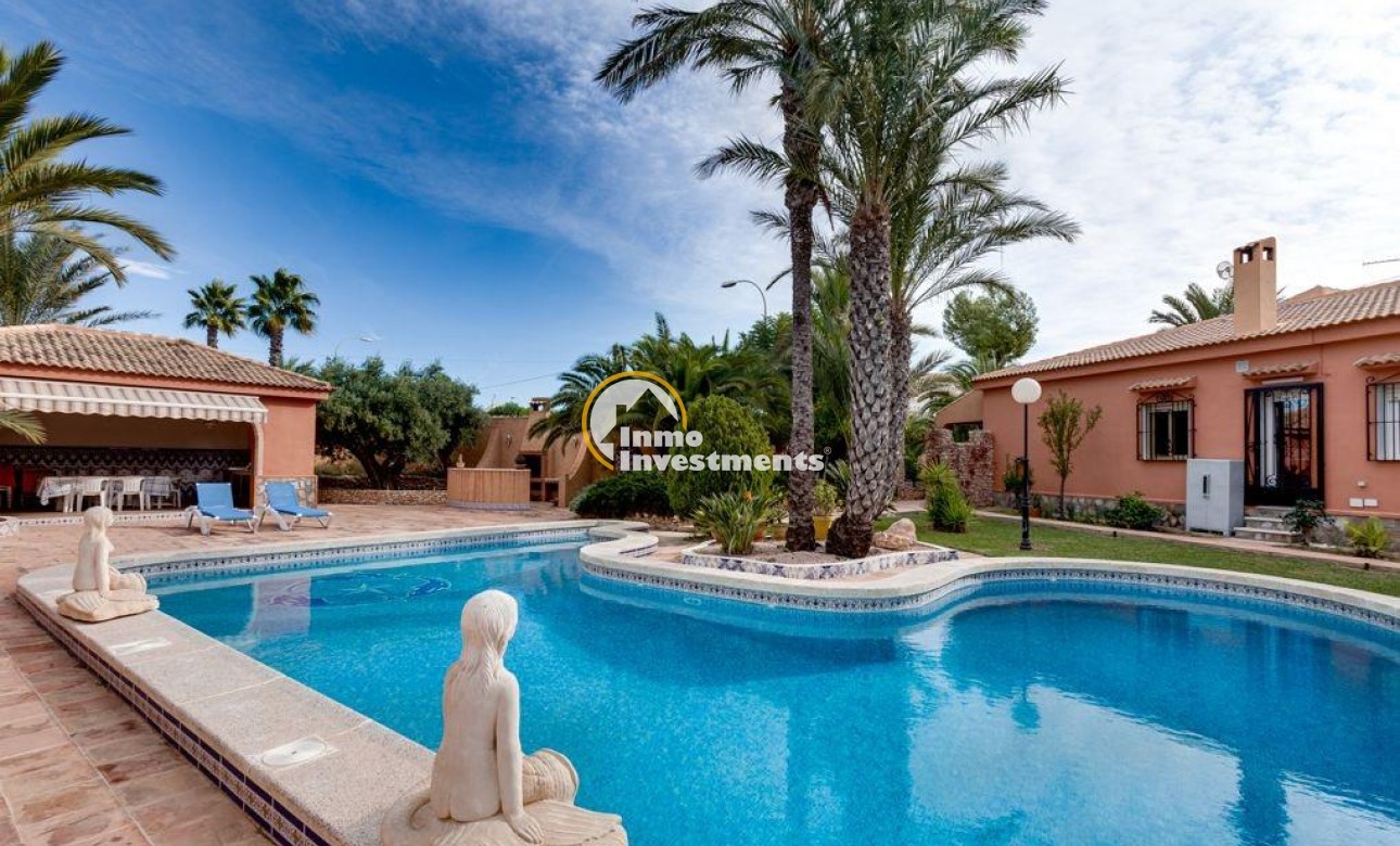 Resale - Villa - Torrevieja - La Siesta