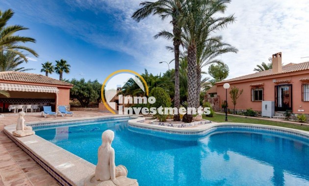 Resale - Villa - Torrevieja - La Siesta