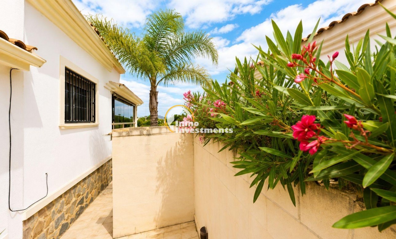 Resale - Villa - San Fulgencio - La Marina