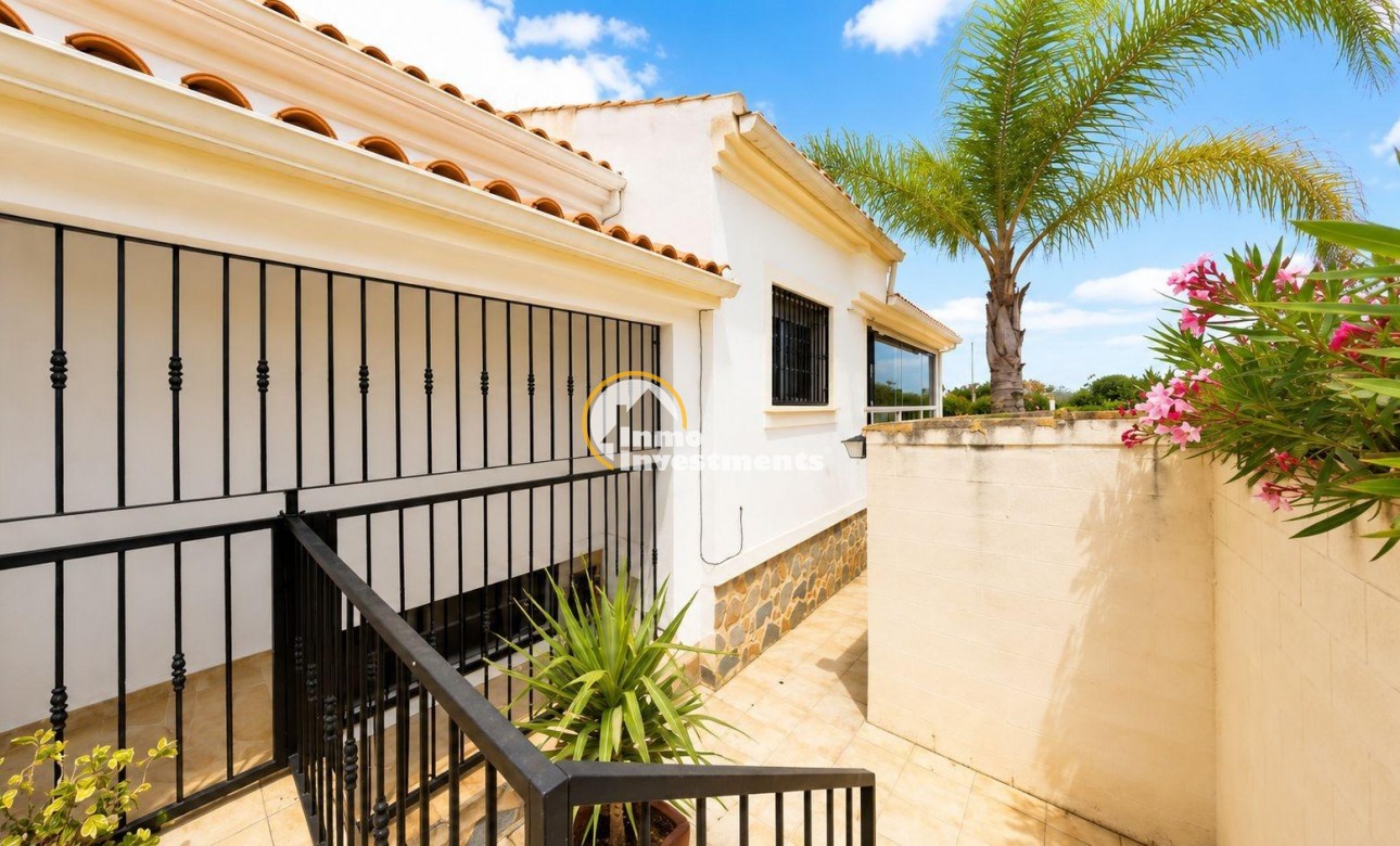 Resale - Villa - San Fulgencio - La Marina