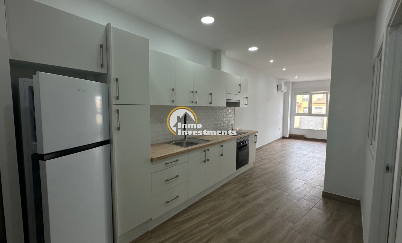 Resale - Apartment - Torrevieja - Centro
