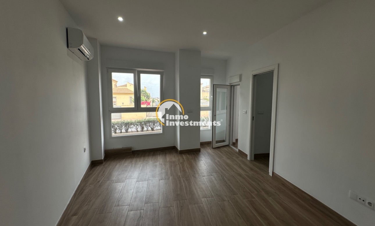 Resale - Apartment - Torrevieja - Centro