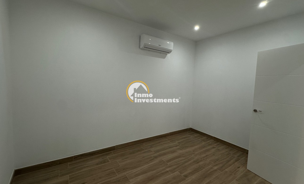 Resale - Apartment - Torrevieja - Centro