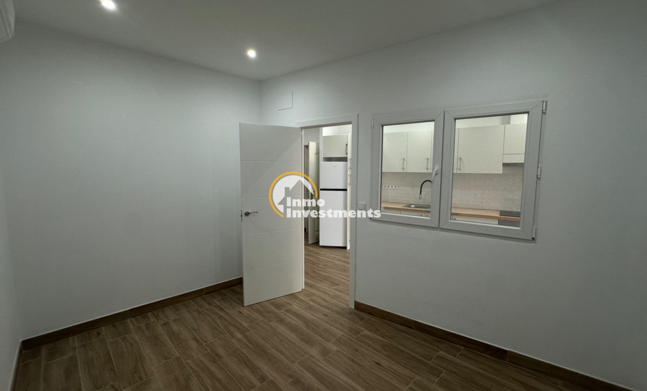 Resale - Apartment - Torrevieja - Centro