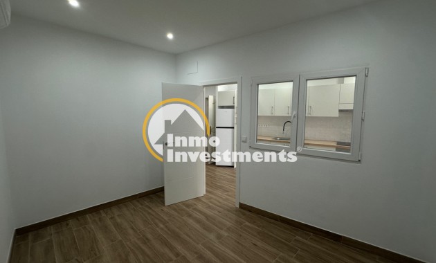 Resale - Apartment - Torrevieja - Centro