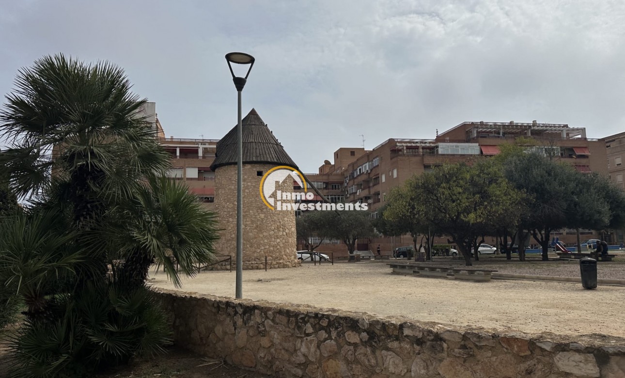 Resale - Apartment - Torrevieja - Centro