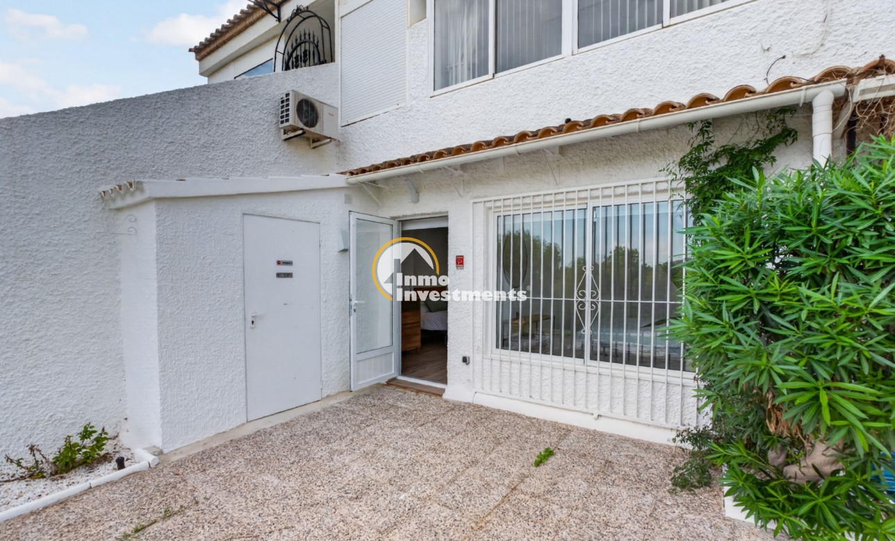 Resale - Bungalow - Orihuela - Villamartin