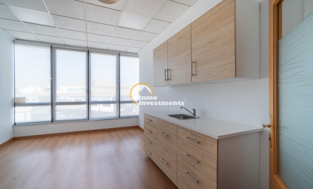 Long term rental - Commercial - Orihuela Costa - Playa Flamenca