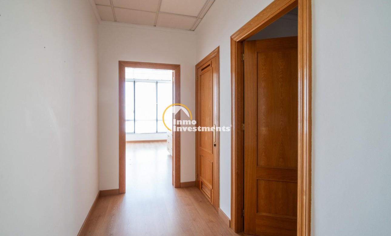 Long term rental - Commercial - Orihuela Costa - Playa Flamenca