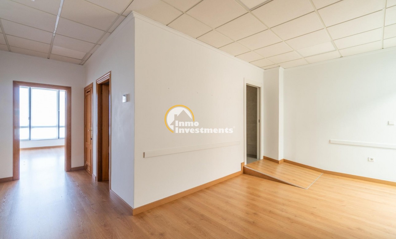 Long term rental - Commercial - Orihuela Costa - Playa Flamenca
