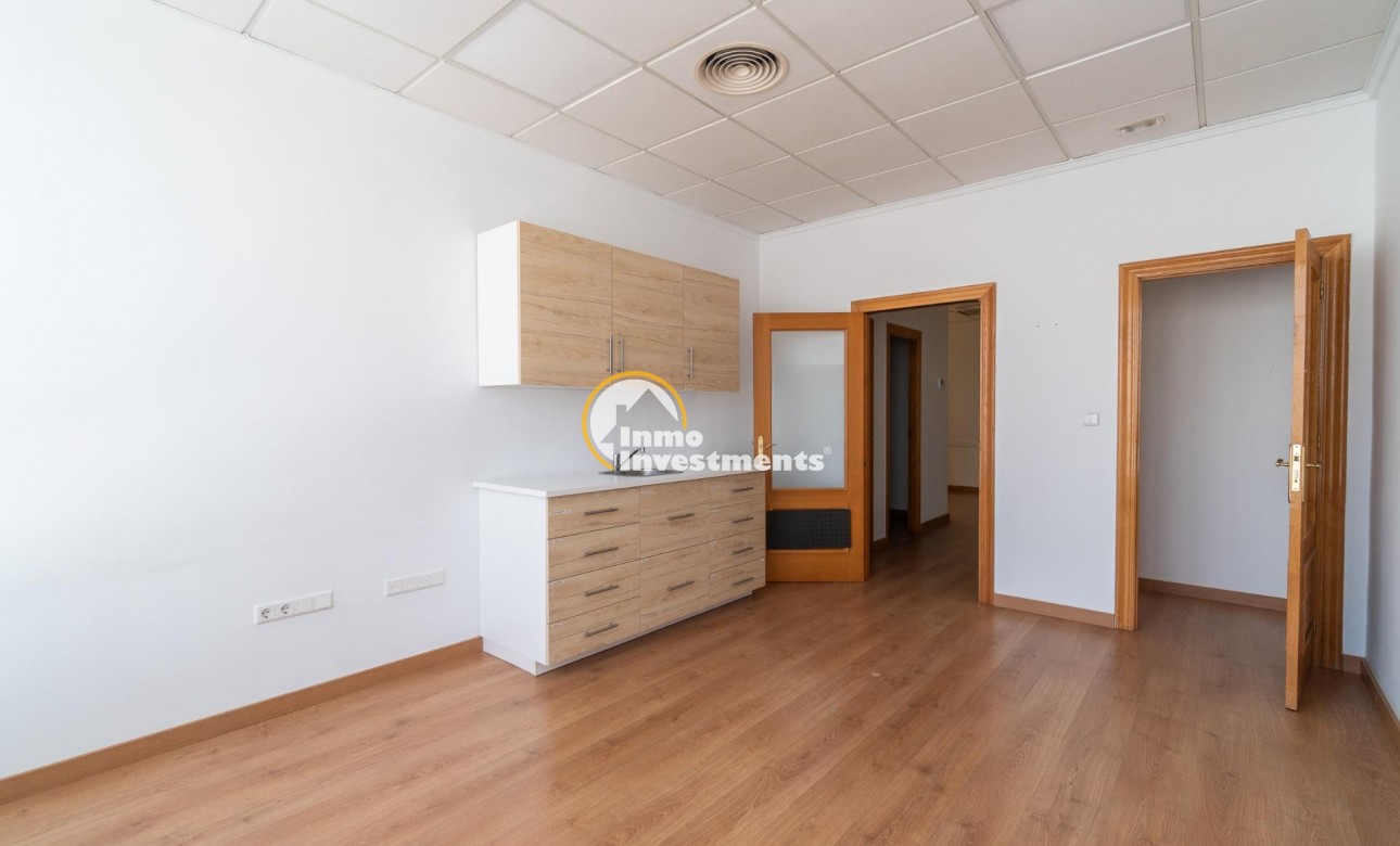 Long term rental - Commercial - Orihuela Costa - Playa Flamenca