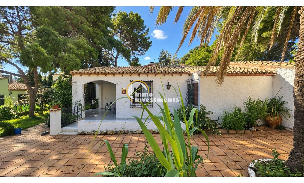 Resale - Villa - Orihuela Costa - Punta Prima