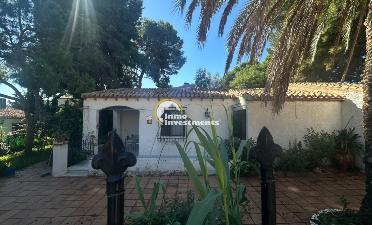 Resale - Villa - Orihuela Costa - Punta Prima