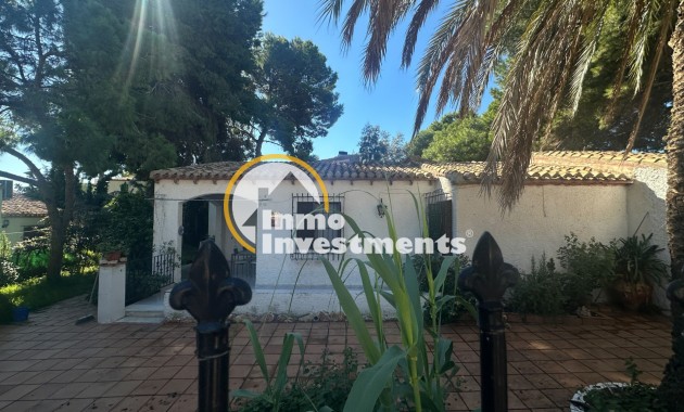 Resale - Villa - Orihuela Costa - Punta Prima