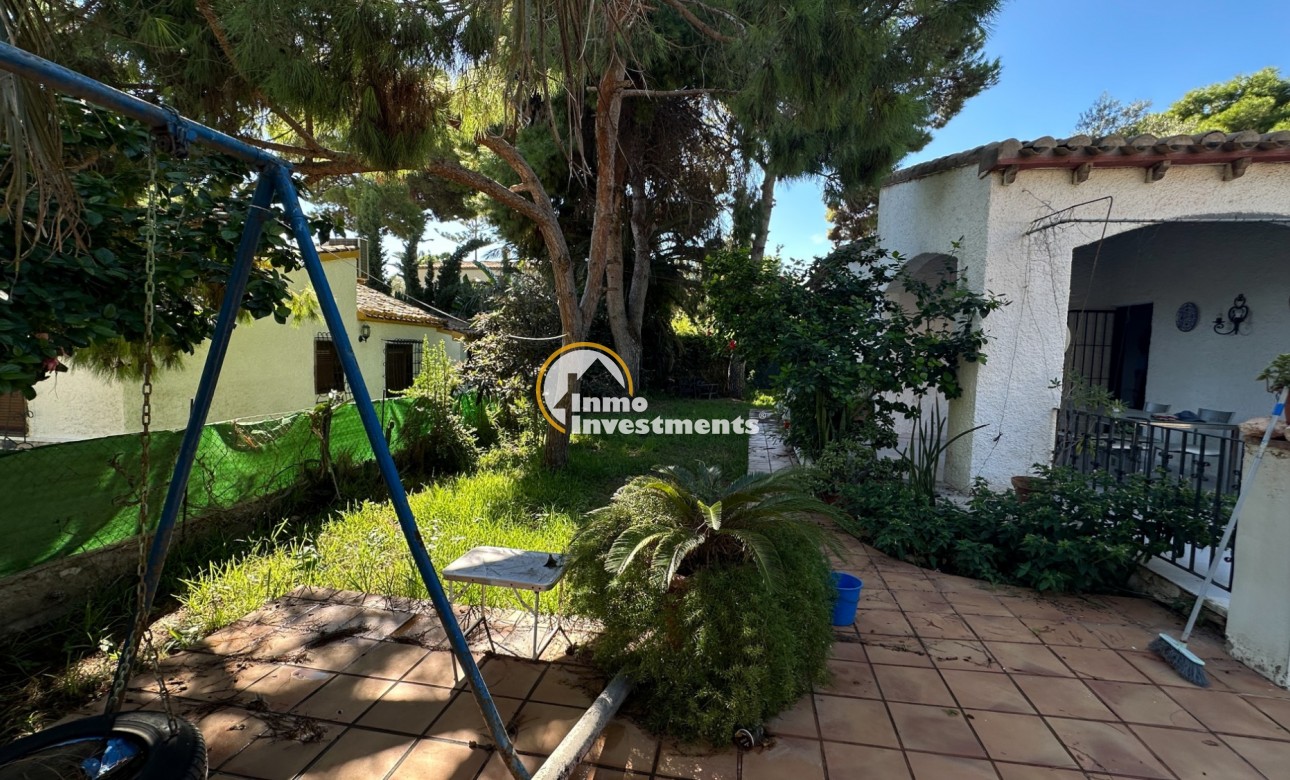 Resale - Villa - Orihuela Costa - Punta Prima