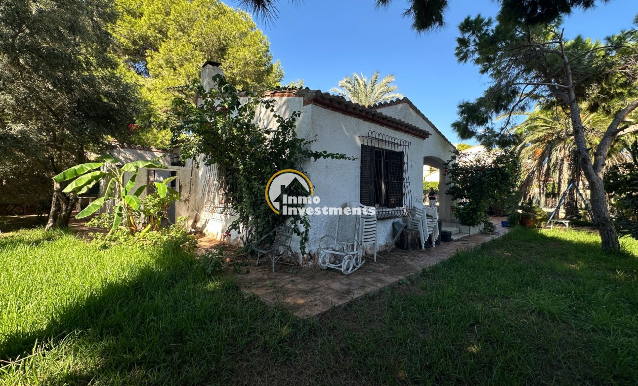 Resale - Villa - Orihuela Costa - Punta Prima