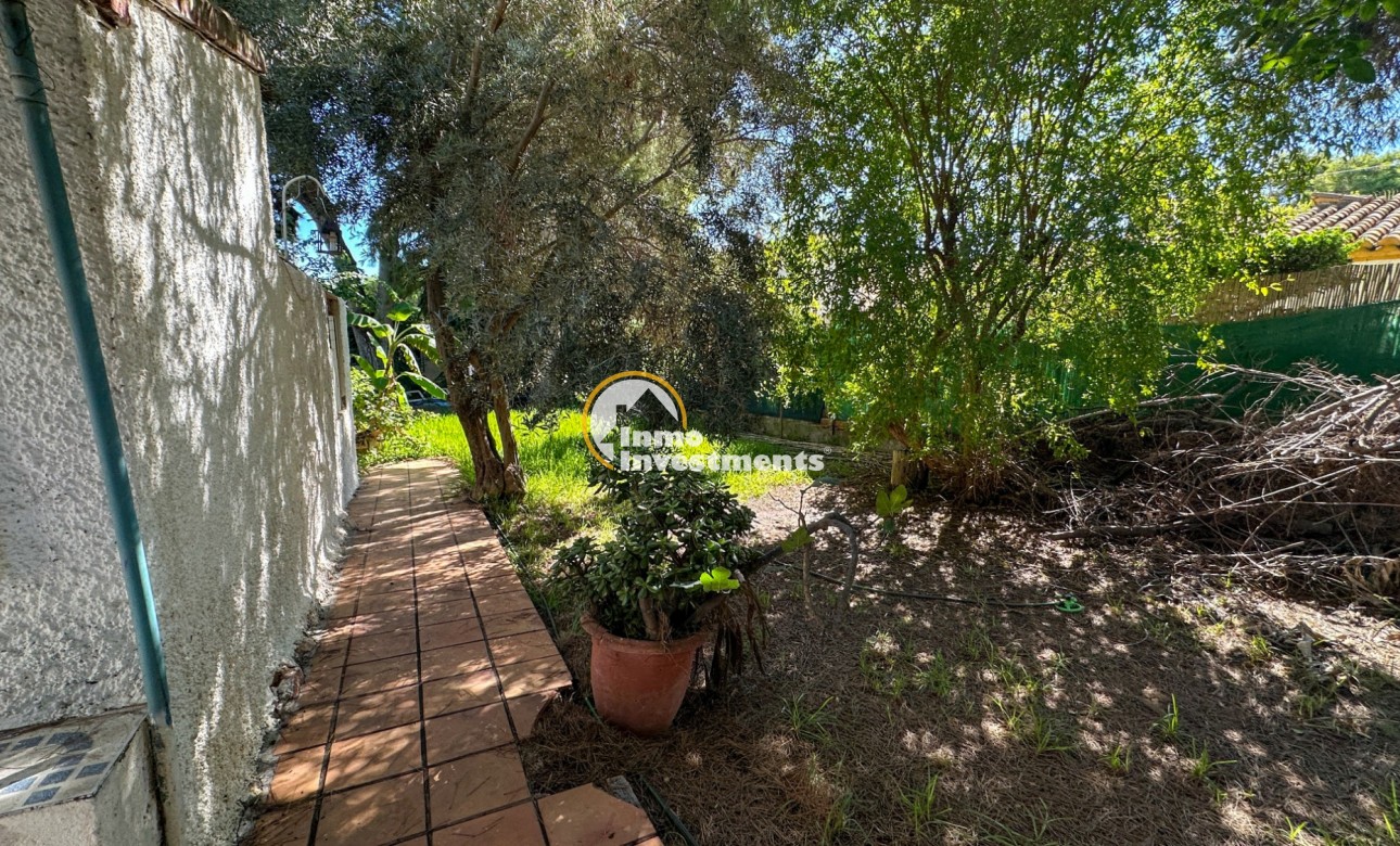 Resale - Villa - Orihuela Costa - Punta Prima