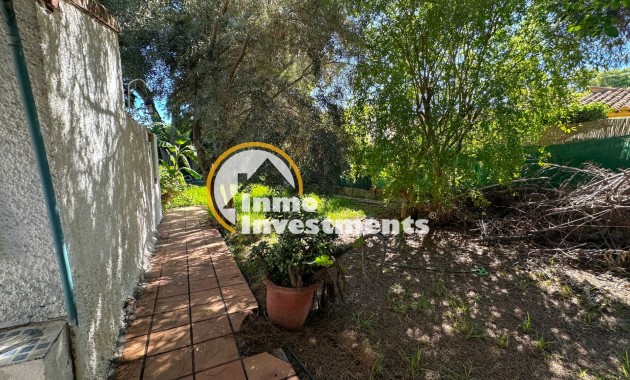 Resale - Villa - Orihuela Costa - Punta Prima