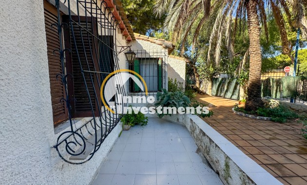 Resale - Villa - Orihuela Costa - Punta Prima