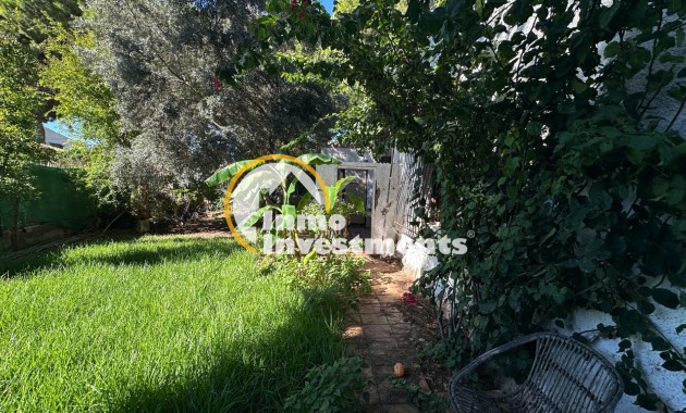 Resale - Villa - Orihuela Costa - Punta Prima