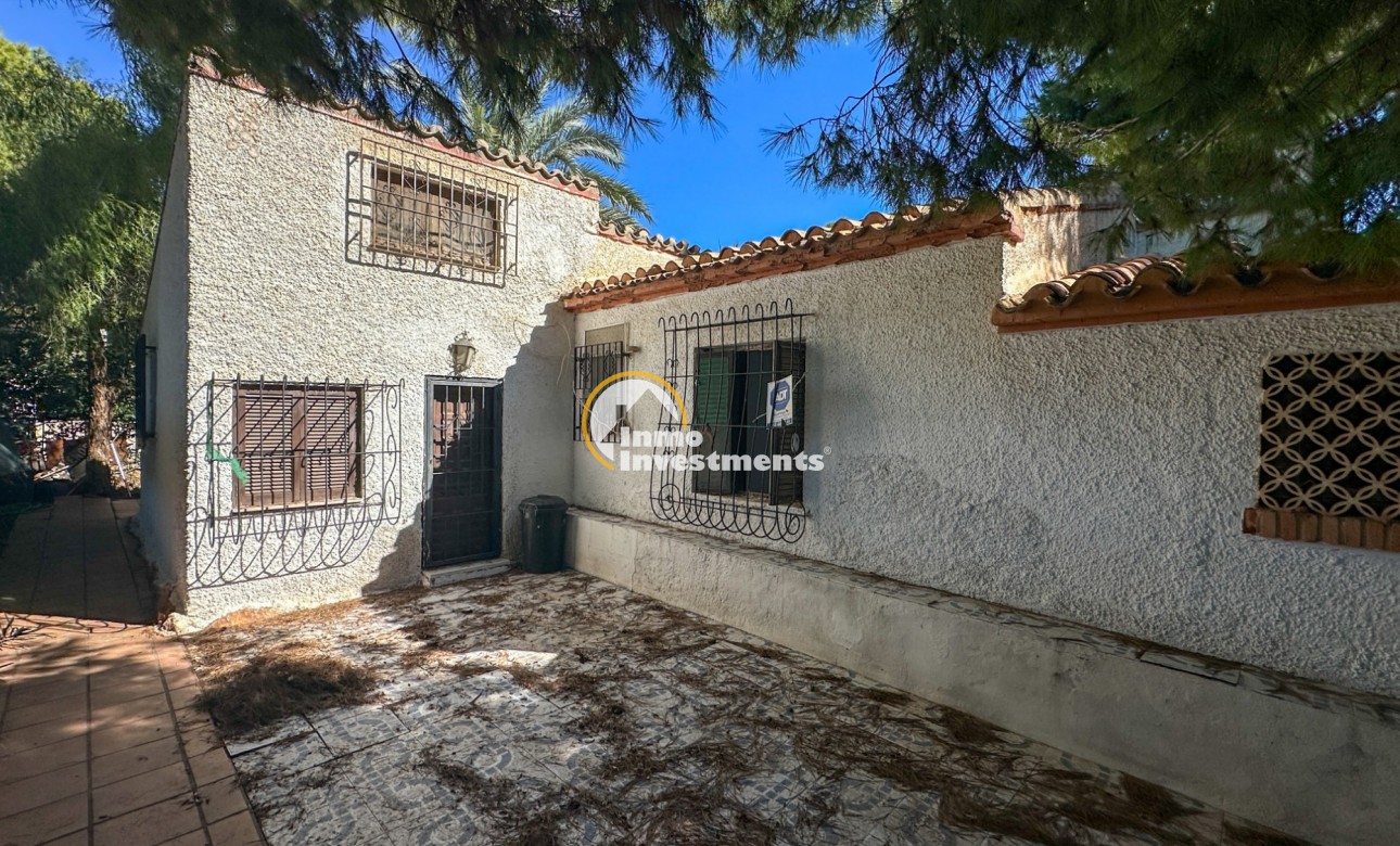 Resale - Villa - Orihuela Costa - Punta Prima