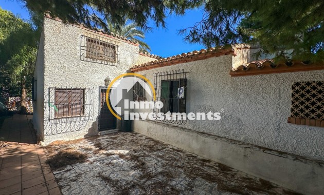 Resale - Villa - Orihuela Costa - Punta Prima