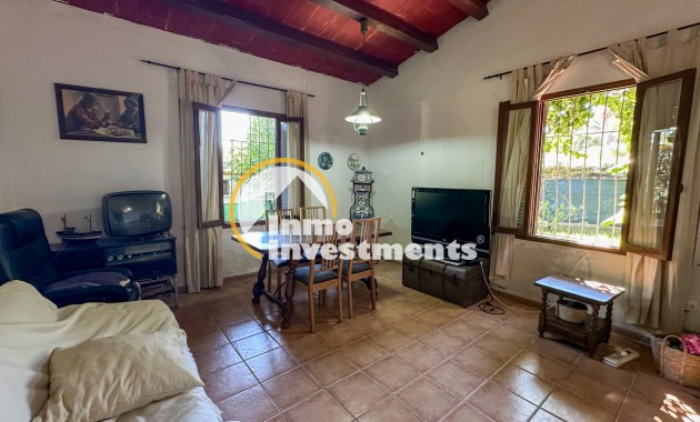 Resale - Villa - Orihuela Costa - Punta Prima