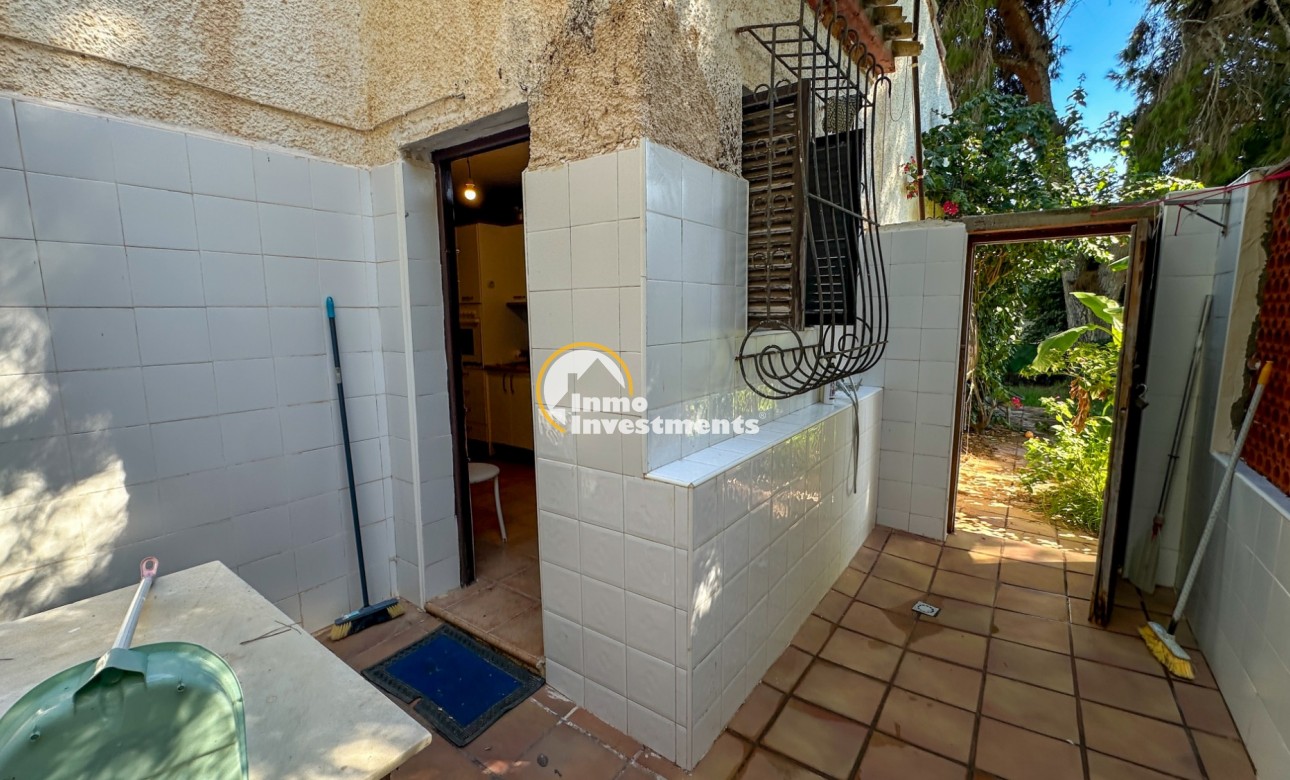 Resale - Villa - Orihuela Costa - Punta Prima