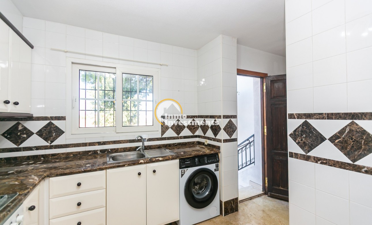 Resale - Town house - Villamartin - Valencias