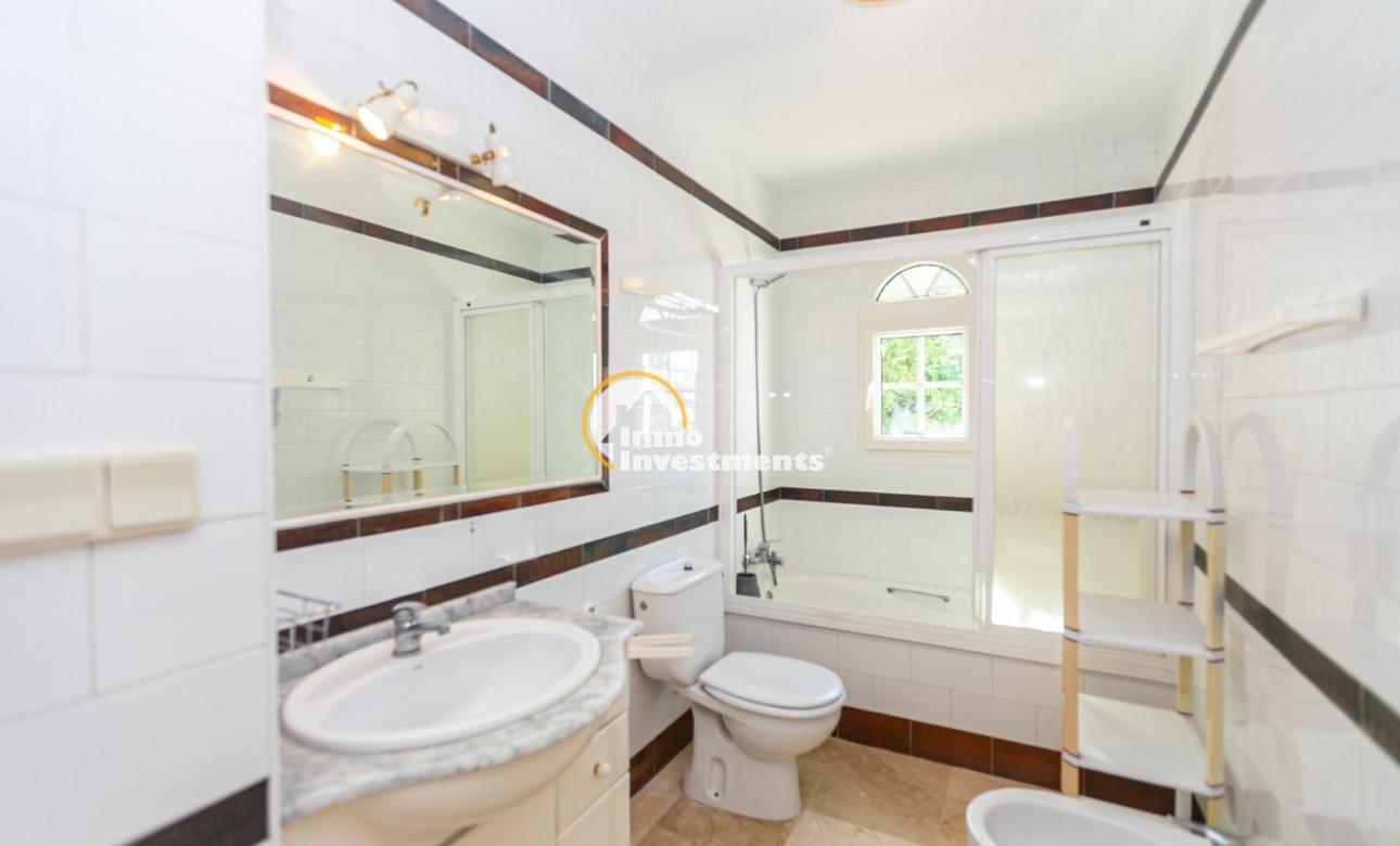 Resale - Town house - Villamartin - Valencias