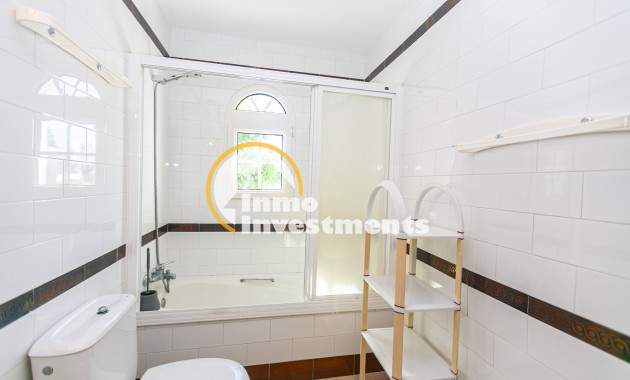 Resale - Town house - Villamartin - Valencias