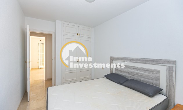 Resale - Town house - Villamartin - Valencias