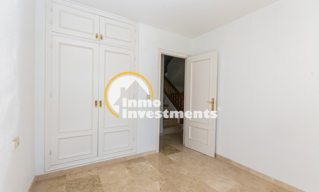 Resale - Town house - Villamartin - Valencias