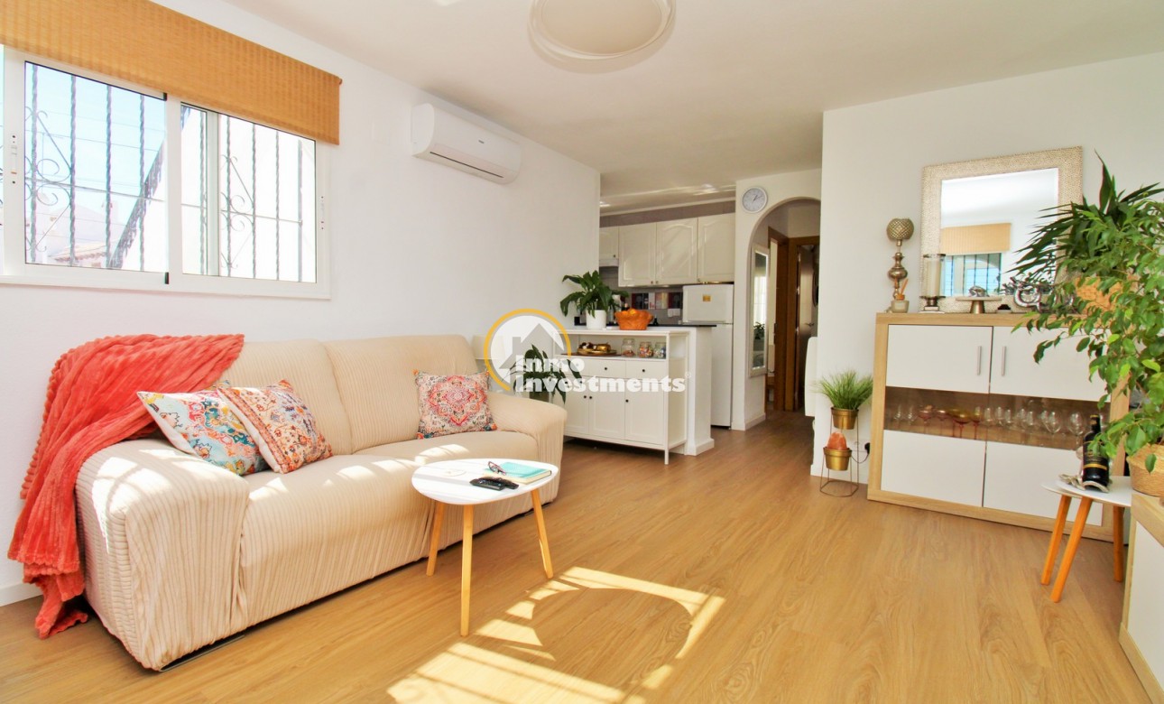 Resale - Apartment - Villamartin