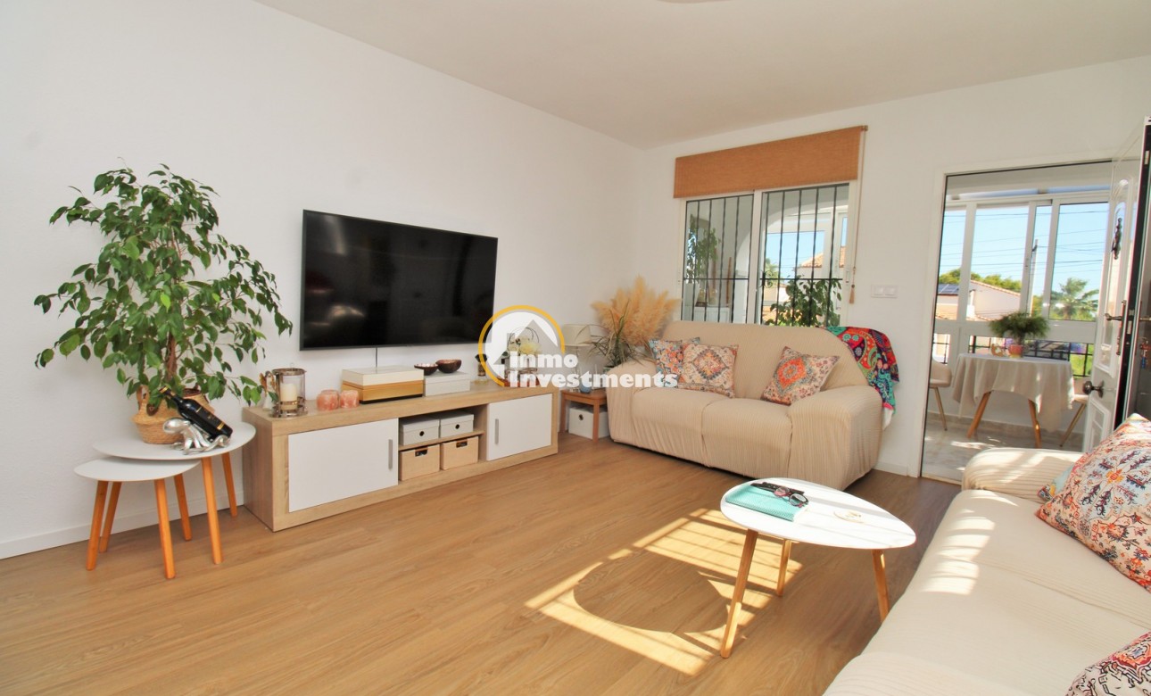 Resale - Apartment - Villamartin