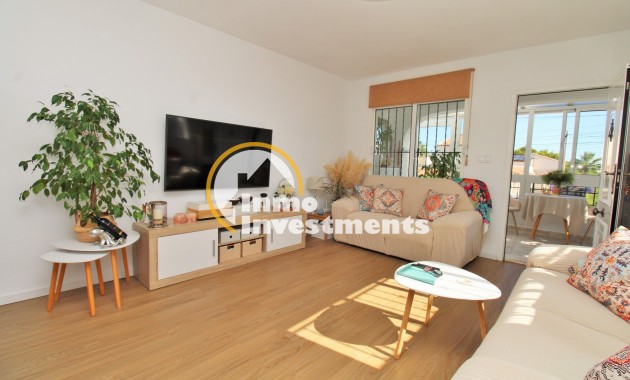 Resale - Apartment - Villamartin