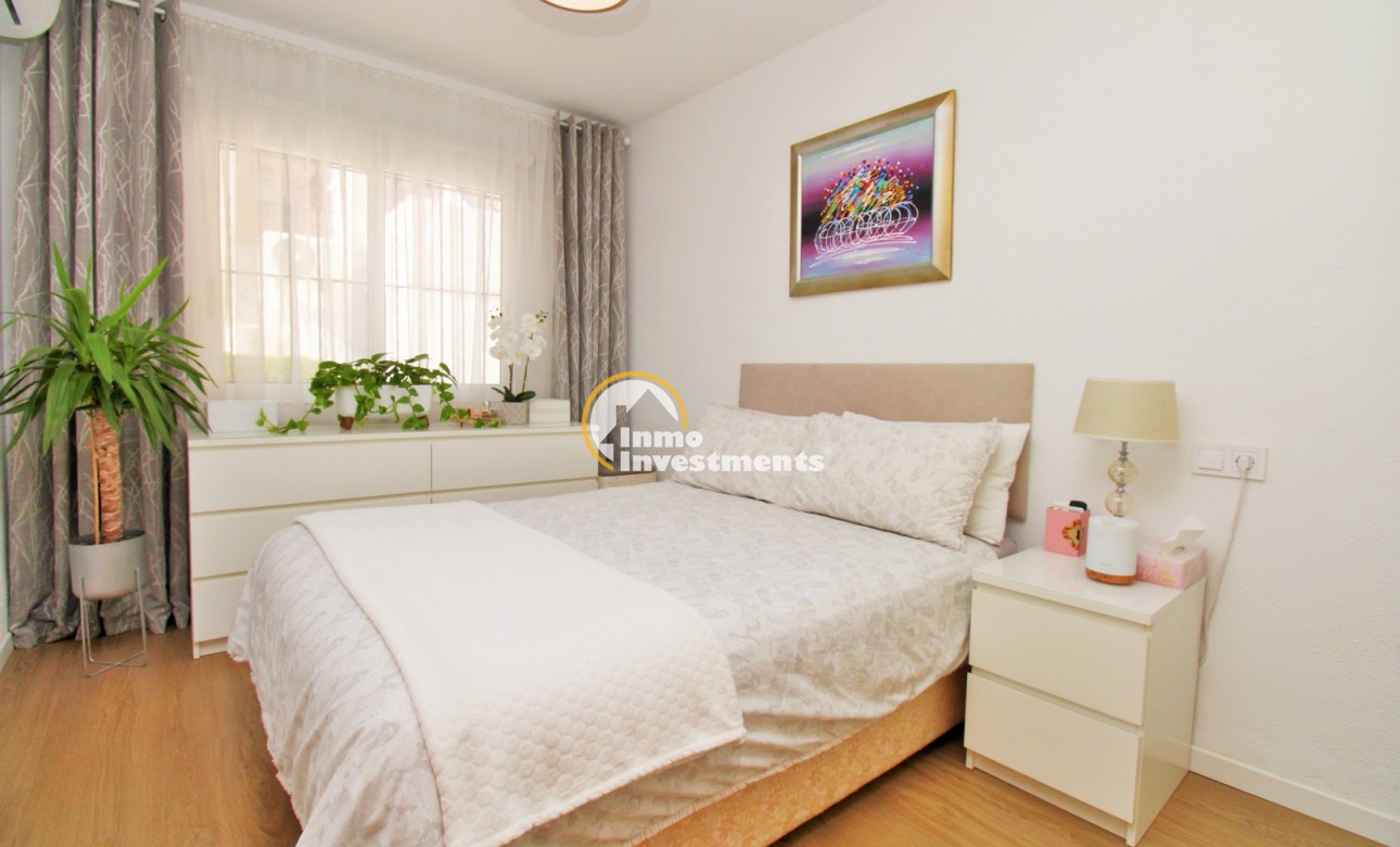 Resale - Apartment - Villamartin
