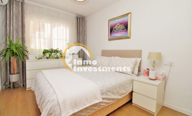 Resale - Apartment - Villamartin