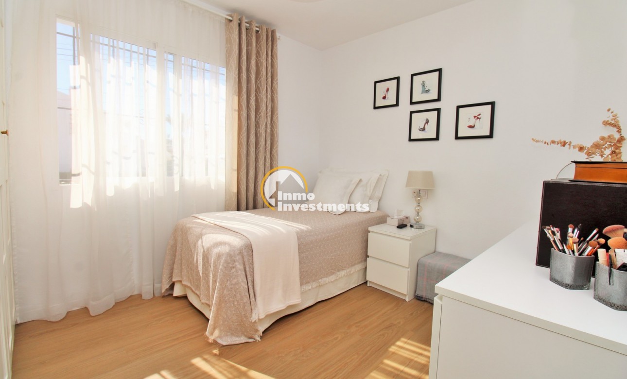 Resale - Apartment - Villamartin