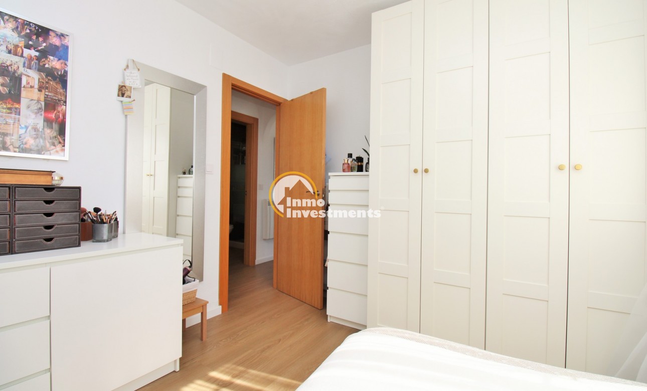 Resale - Apartment - Villamartin