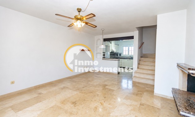 Resale - Town house - Villamartin - Valencias